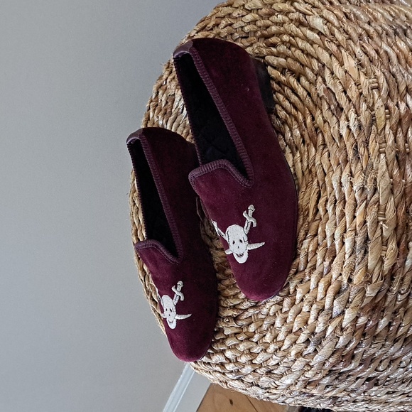 Skipton & Heneage Womens Wine Velvet Smoking Slipper Embroidered Skull Size 5.5 - Picture 2 of 8